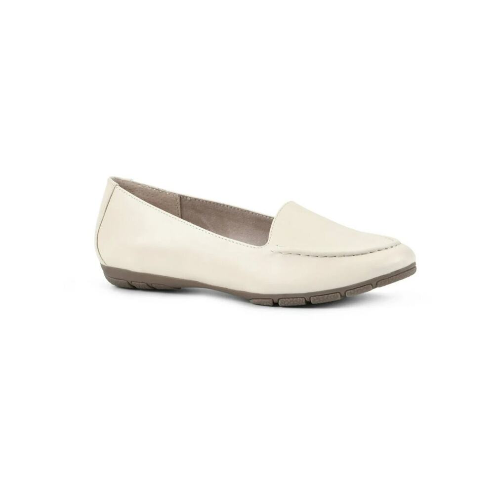 Cliffs By White Mountain Women's Gracefully Insole Flats, Buttercream Size 7.5W